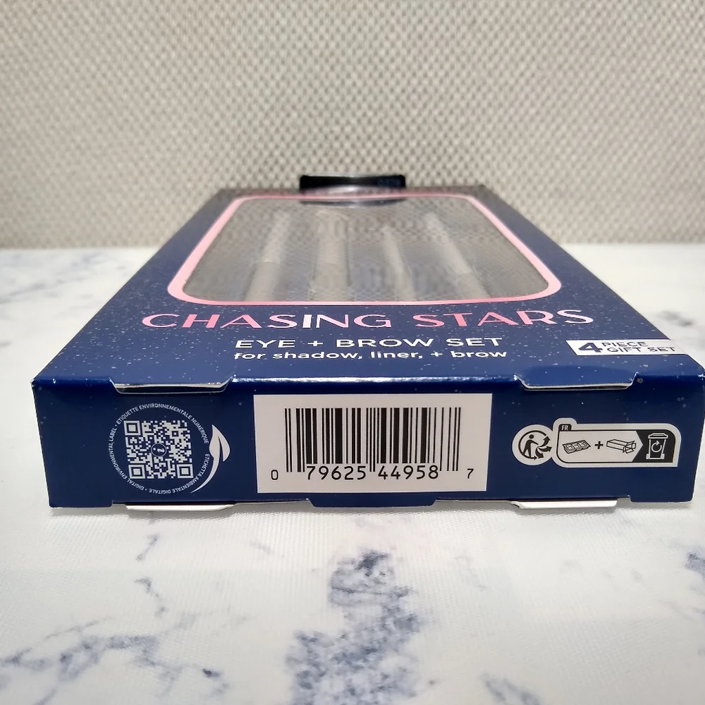 Real Techniques Chasing Stars Eye + Brow Set for Shadow, Liner & Brow 4 Piece